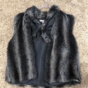 Furry vest- great condition